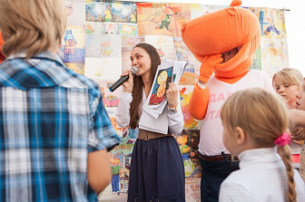 Вручение призов победителям конкурса рисунка