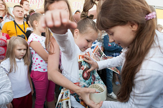 Вручение призов победителям конкурса рисунка