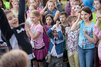 Вручение призов победителям конкурса рисунка