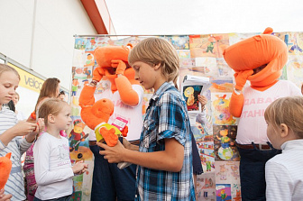 Вручение призов победителям конкурса рисунка