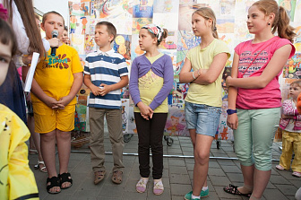 Вручение призов победителям конкурса рисунка